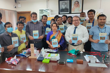ববি নাট্যদলের সাহিত্যপত্র ‘আখর’ এর মোড়ক উন্মোচন