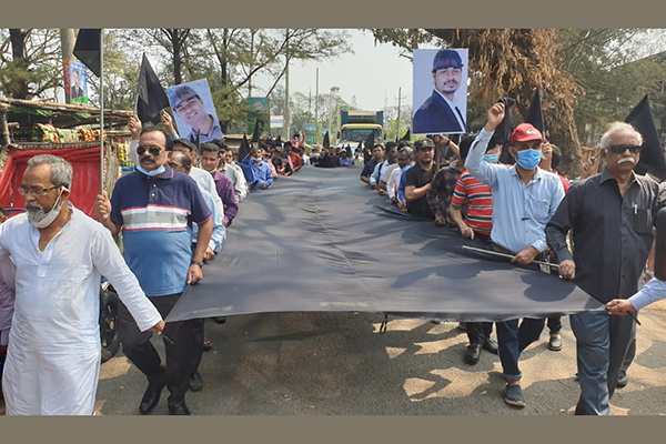 সাংবাদিক হত্যার বিচার দাবিতে নোয়াখালীতে পতাকা মিছিল