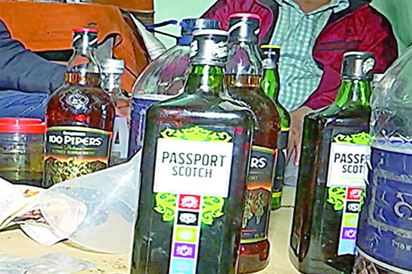 সারা দেশে ভেজাল মদের কারখানা