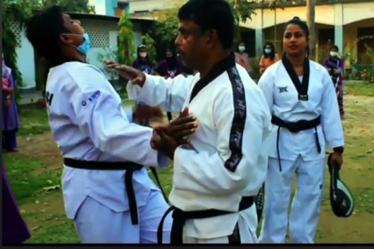 দিনাজপুরে আত্মরক্ষার কৌশল ও 
আত্মবিশ্বাস উন্নয়নে প্রশিক্ষণ