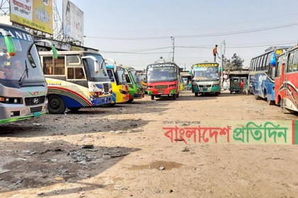 নওগাঁ-রাজশাহী রুটে দূরপাল্লার বাস চলাচল বন্ধ