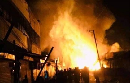 রায়পুরে অগ্নিকাণ্ডে ২৫টি দোকান পুড়ে ছাই 