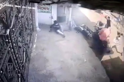 ঝুট ব্যবসাকে কেন্দ্র করে রামদা নিয়ে কোপানো হলো প্রতিপক্ষকে! 
