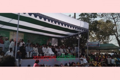 রাজশাহীতে চলছে বিএনপির মহাসমাবেশ, আর্চওয়ের মধ্য দিয়ে প্রবেশ নেতাকর্মীদের