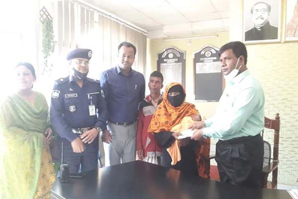 বড়াইগ্রামে বিক্রি হওয়া শিশু ফিরে পেলেন মা