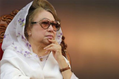 খালেদার স্থায়ী মুক্তি ও বিদেশে চিকিৎসার অনুমতি চেয়ে আবেদন