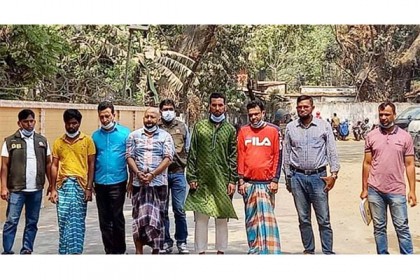 ভুয়া জাতীয় পরিচয়পত্র বানিয়ে কোটি টাকা আত্মসাৎ, বরখাস্ত ইসির ৪৪ জন 

