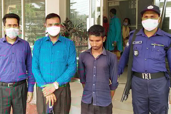 জেএসসির জাল সনদে ভোটার হতে গিয়ে যুবক আটক