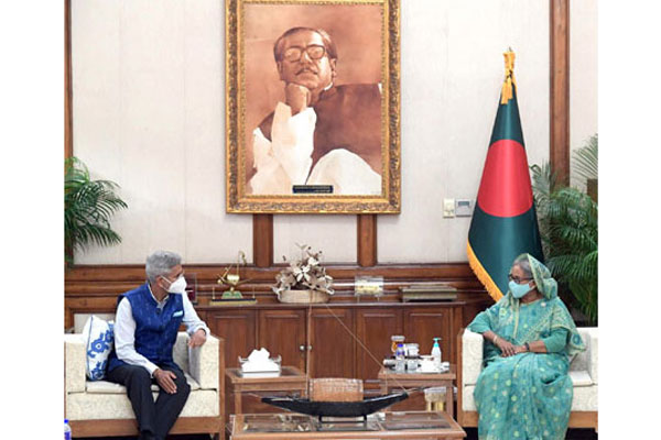প্রতিবেশী দেশগুলোর সমস্যা আলোচনা ও সমঝোতার মাধ্যমে সমাধান করা উচিত: প্রধানমন্ত্রী