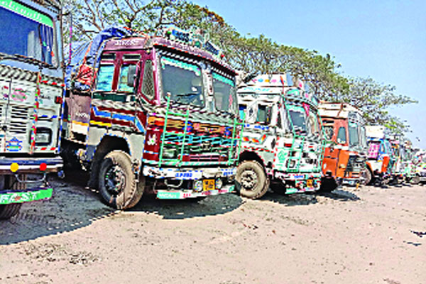 সিন্ডিকেটের হাতে দুই যুগ জিম্মি বাংলাদেশিরা