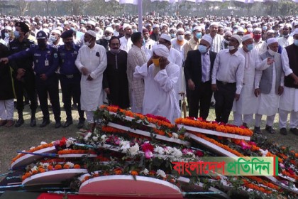 সিরাজগঞ্জে এইচটি ইমামের জানাজায় মানুষের ঢল