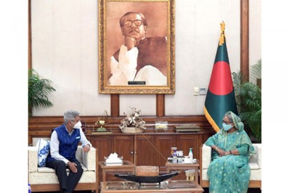 প্রতিবেশী দেশগুলোর সমস্যা আলোচনা ও সমঝোতার মাধ্যমে সমাধান করা উচিত: প্রধানমন্ত্রী