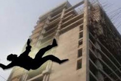 রায়েরবাজারে ভবন থেকে পড়ে শ্রমিকের মৃত্যু