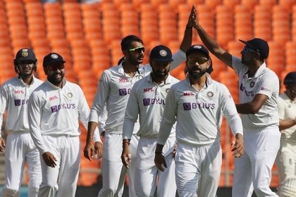 ভারতের বোলারদের দাপটে ফের ধরাশায়ী ইংল্যান্ড