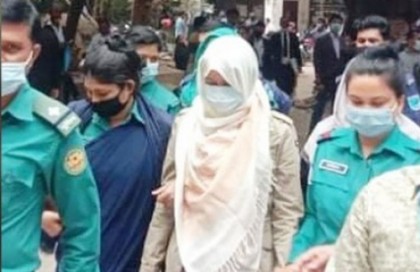 ফের রিমান্ডে পিকে হালদারের বান্ধবী অবন্তিকা