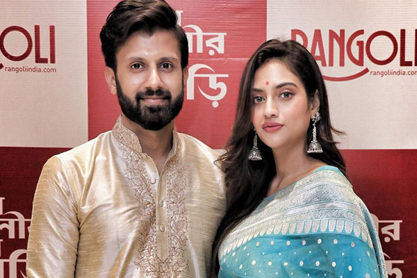 নুসরাতের স্বামী নিখিলের দুটি ব্যবসায়িক অ্যাকাউন্ট হ্যাকড