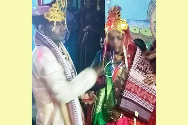 বিয়ের আসরে কাঁদতে কাঁদতে মারা গেল কনে

