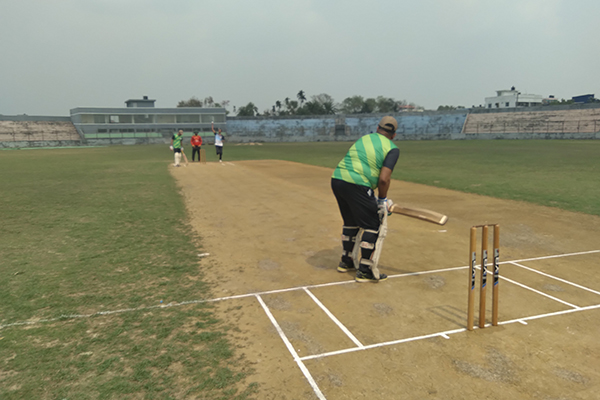 কিশোরগঞ্জে প্রবীণ ক্রিকেটারদের প্রীতি ম্যাচ