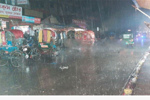 সিলেটে বজ্রসহ বৃষ্টি

