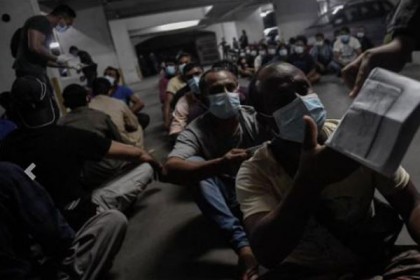 মালয়েশিয়ায় বাংলাদেশিসহ ২০৫ শ্রমিক আটক

