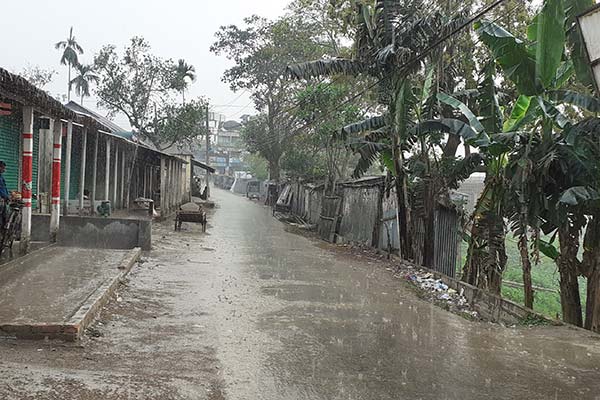 ফুলপুরে হঠাৎ বৃষ্টি 
