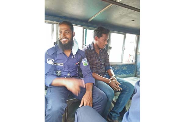 নেত্রকোনায় মোটরসাইকেল চোর আটক 