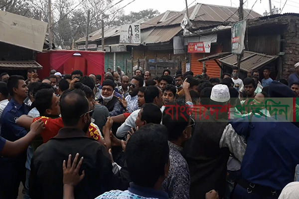 ছবি তোলা নিয়ে আওয়ামী লীগের দুই পক্ষের হাতাহাতি, আহত ৩
