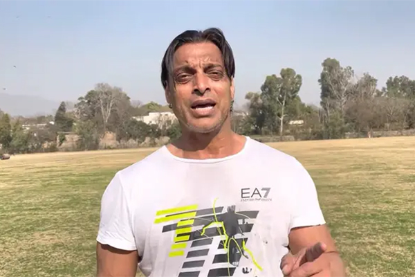 এবার ইংলিশ ব্যাটসম্যানদের সমালোচনায় শোয়েব আখতার