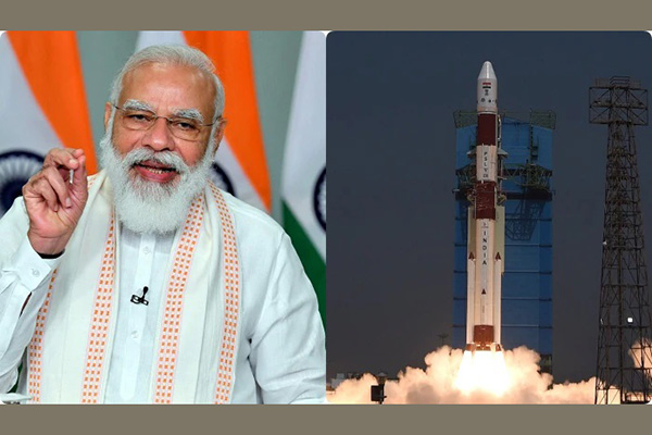 মহাকাশে প্রধানমন্ত্রীর ছবি, গীতা ও ১৯টি উপগ্রহ পাঠাল ভারত