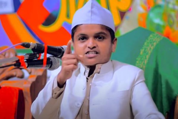 অবশেষে 'মাদানী' উপাধি ব্যবহারের কারণ জানালেন সেই বক্তা