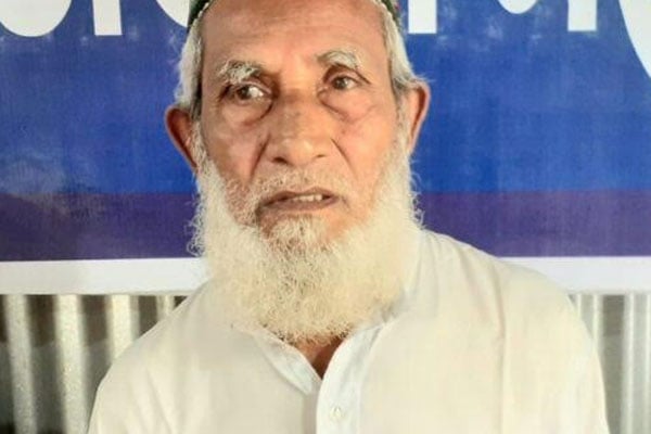 পাঞ্জাবিতে বিষ্ঠা লাগিয়ে বয়োবৃদ্ধ শিক্ষকের পেনশনের টাকা লুট