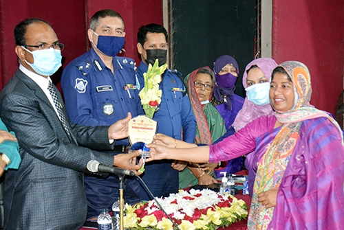 আন্তর্জাতিক নারী দিবসে ১১ নারীকে সম্মাননা দিল রংপুর জেলা প্রশাসন