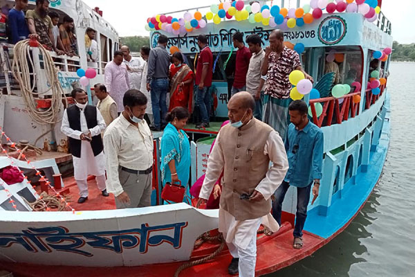 কলাপাড়া-লালমোহন নৌ-রুটে লঞ্চ সার্ভিস চালু

