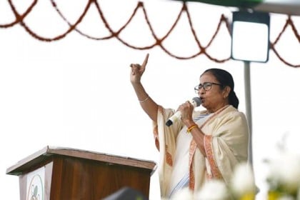 বাংলায় ফের ক্ষমতায় আসতে পারেন মমতা: জরিপ