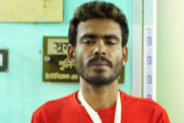 ‘ইট্টু মদ খাইছি, তাই বলে থানায় আসতি পারবো না’