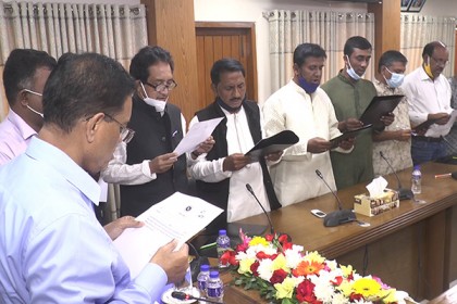 বরিশাল বিভাগে নির্বাচিত ৪ মেয়র ও কাউন্সিলরদের শপথ গ্রহণ