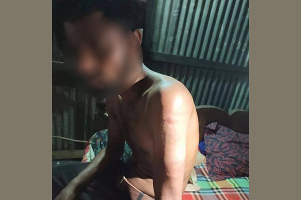 ছাত্রলীগ নেতাকে পেটালেন বিএনপি নেতা