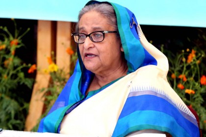 অন্ধজনে আলো দেওয়ার চেয়ে বড় কাজ হতে পারে না: প্রধানমন্ত্রী 

