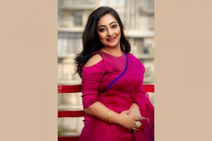 অভিনেত্রী রোমানা স্বর্ণা গ্রেফতার 
