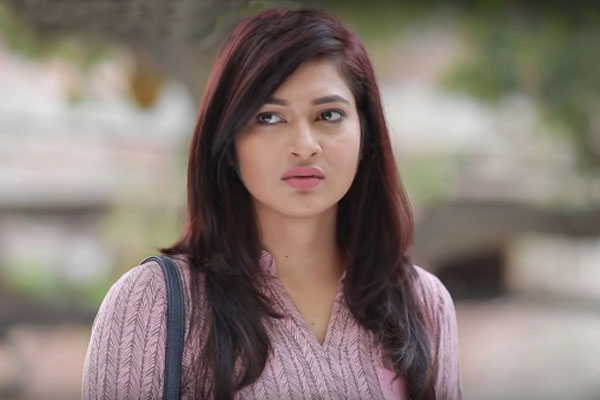 তবুও এগিয়ে যাচ্ছেন নাদিয়া মিম