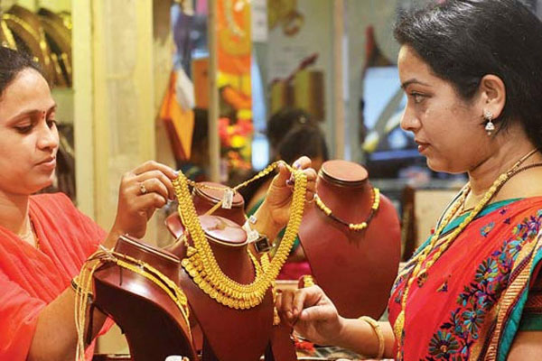 ভারতে স্বর্ণের বাজারে দরপতন অব্যাহত
