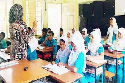 বাড়ছে করোনা সংক্রমণ, ৩০ মার্চ স্কুল খোলা নিয়ে সংশয়