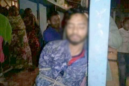 মেয়ের প্রেমিককে ডেকে এনে বেঁধে নির্যাতন, ফেসবুকে ছবি ভাইরাল!