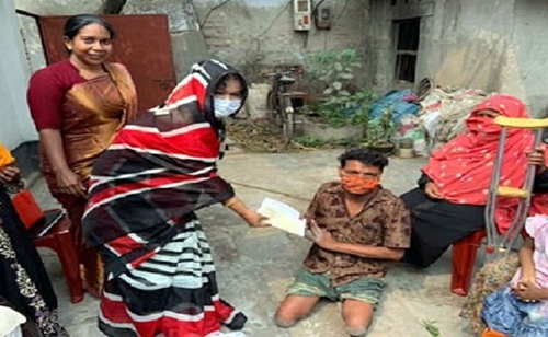 নাটোরে দুস্থ ও অসুস্থদের মাঝে চেক বিতরণ