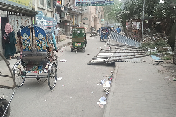 নারায়ণগঞ্জে ঝড়ো বাতাস, বৃষ্টি
