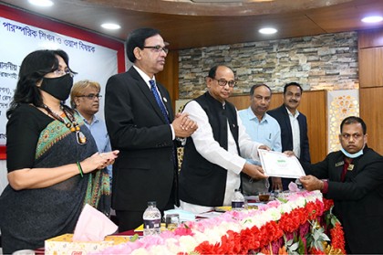 আধুনিকতার সঙ্গে তাল মিলিয়ে রেলের উন্নয়ন করতে চাই : রেলমন্ত্রী