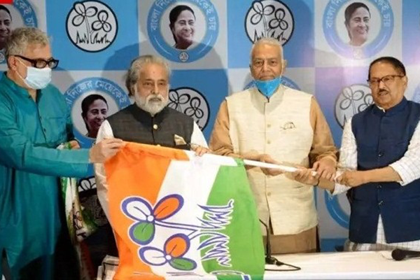 পশ্চিমবঙ্গ নির্বাচন : তৃণমূলে যোগ দিলেন সাবেক কেন্দ্রীয় মন্ত্রী যশবন্ত সিনহা