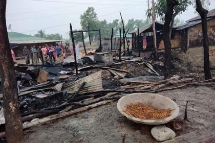 পেকুয়ায় চায়ের দোকানের চুলার আগুনে ছয় দোকান পুড়ে ছাই 
