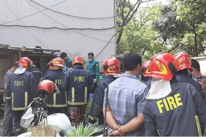 ডিএমপির প্রধান কার্যালয়ে টিনশেড ঘরে লাগা আগুন নিয়ন্ত্রণে

