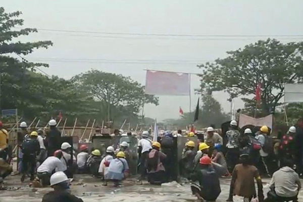 মিয়ানমারে নিরাপত্তা বাহিনীর গুলিতে আরও ১৪ জন নিহত